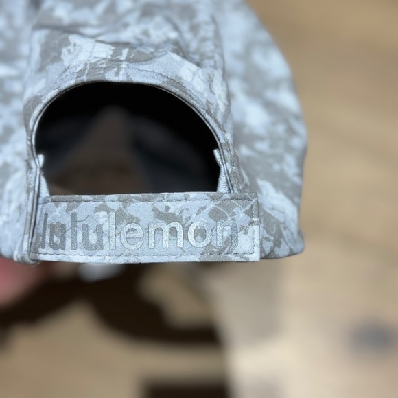 Lululemon Fast And Free Running Lightweight Hat Snake Camo - Picture 2 of 3